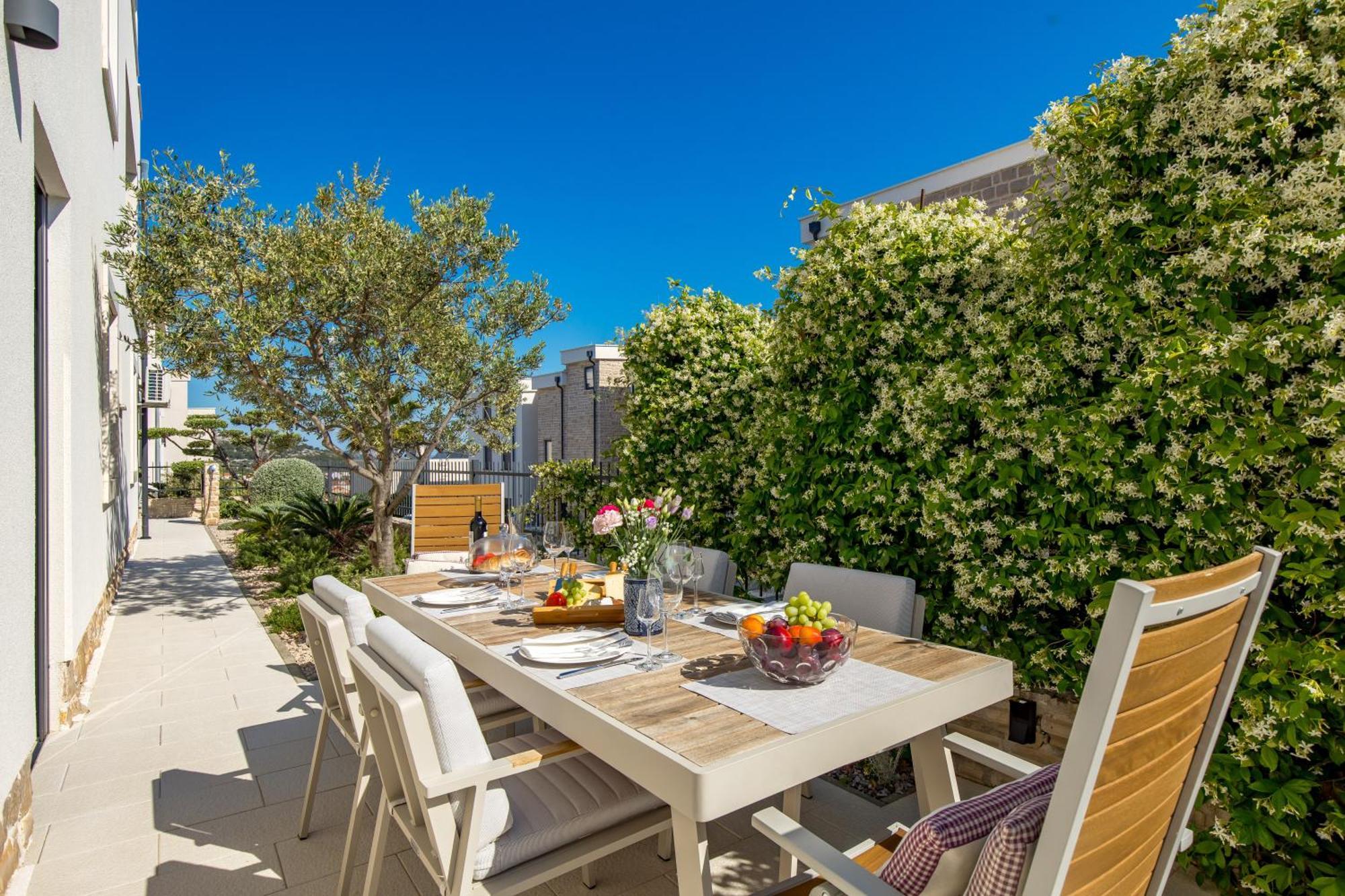Luxury Apartment Hyperion With Private Pool And Garden Murter Ngoại thất bức ảnh